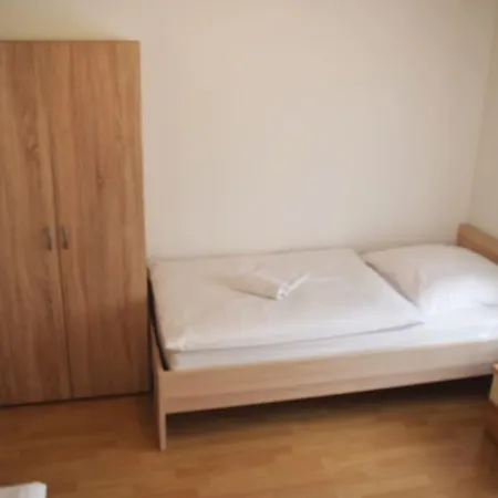 West * Stuttgart